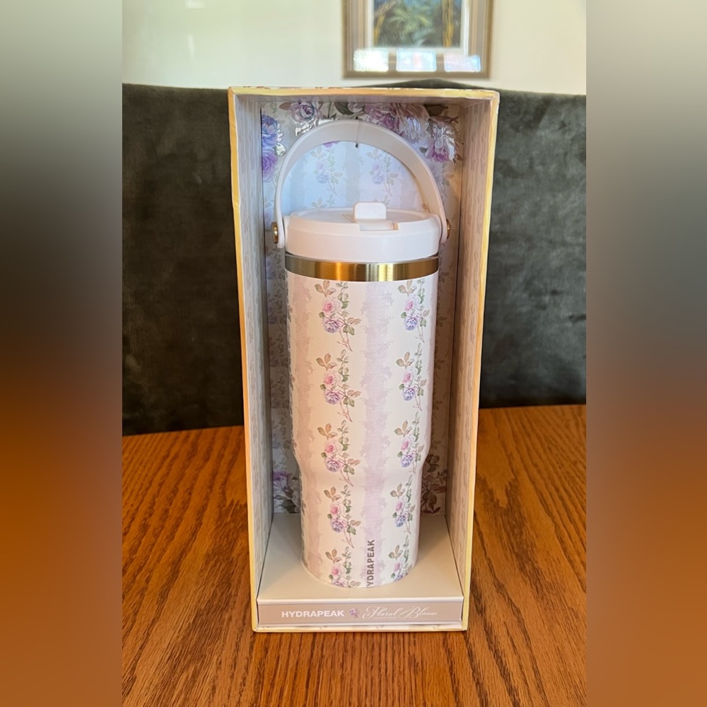 NWT Boxed Hydrapeak Artesian Ivory with Flowers 32 oz Insulated Tumbler
